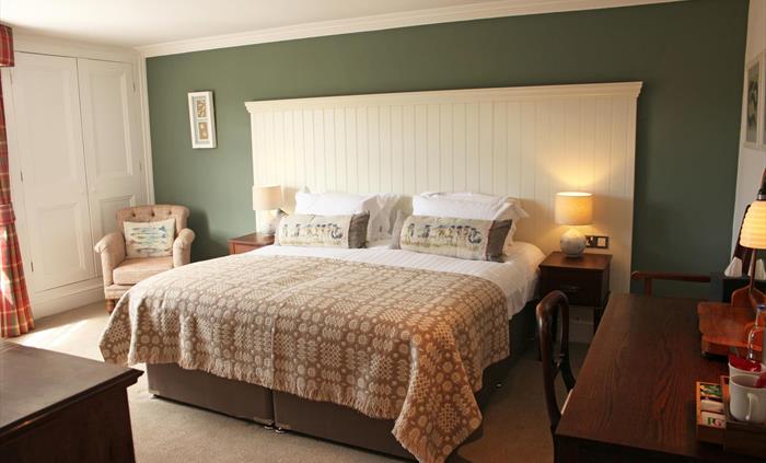 Stay at the Erskine Arms